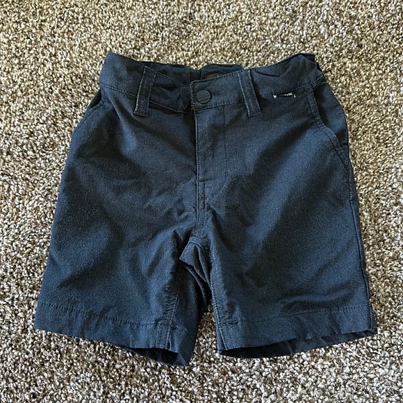 Adorable 4T dry fit Hurley shorts - Picture 1 of 2